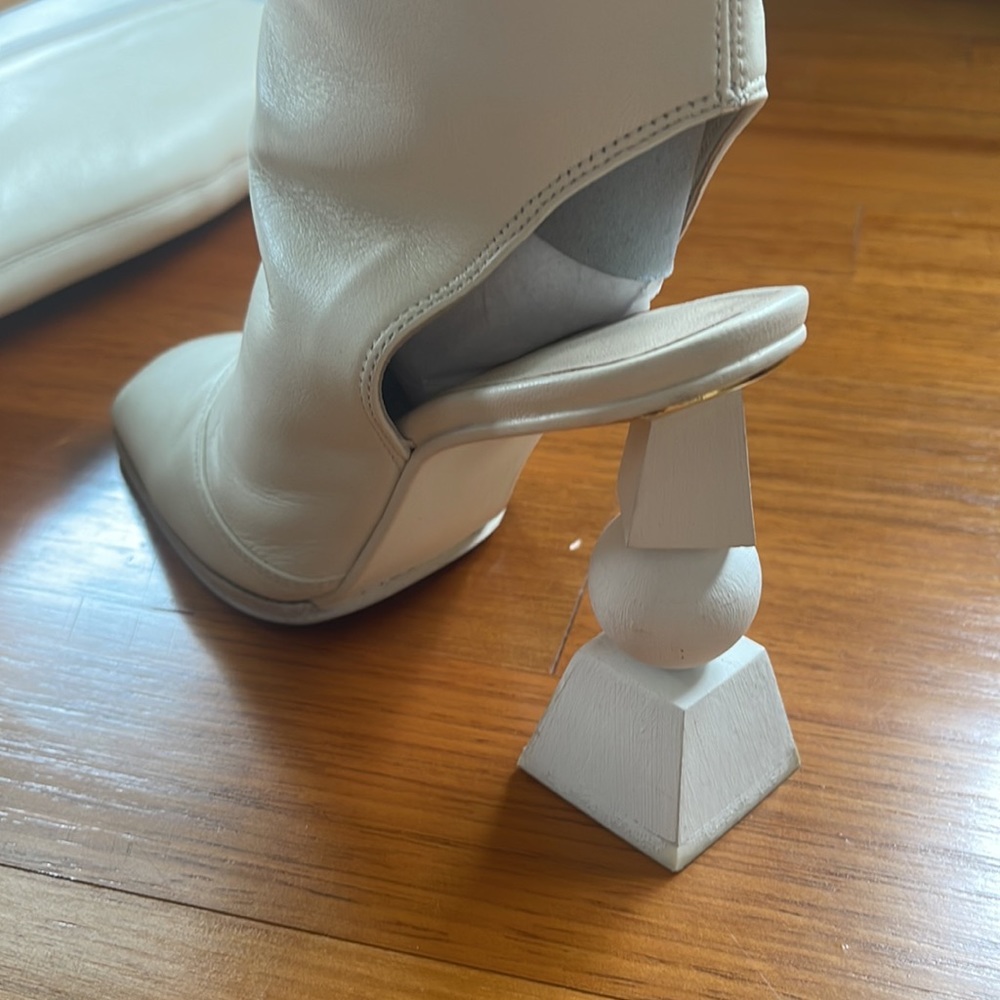 Jacquemus White Leather Boots - Picture 5 of 5